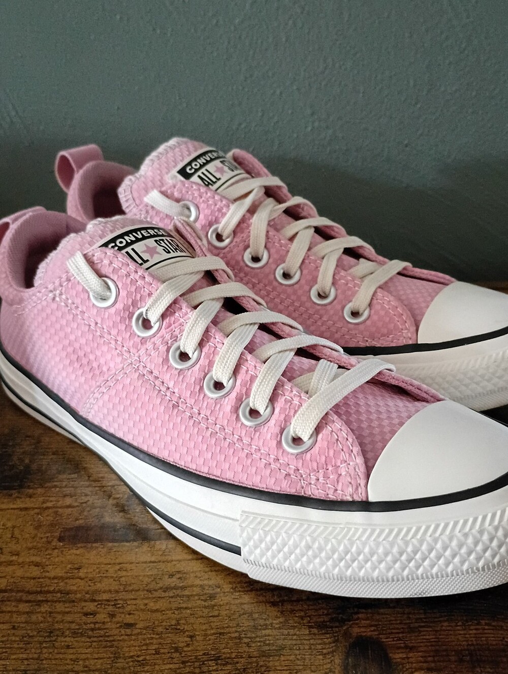 Converse All Star Low Top Chucks Womens 7  Pink Textured Checkered Sneaker Shoe